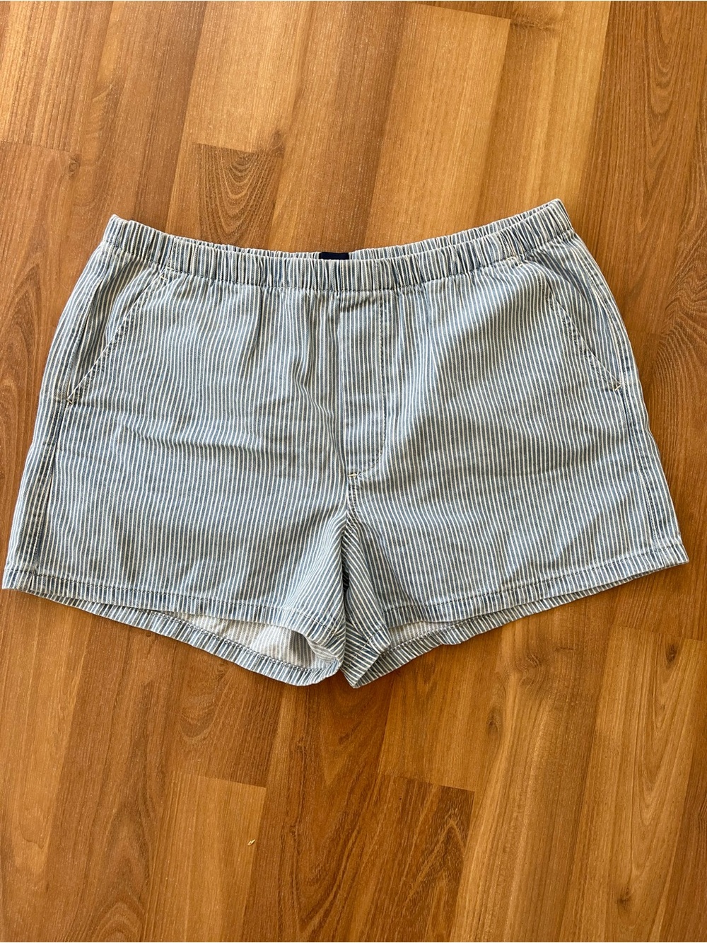 GAP Women's Light Blue and White Pinstripe Elastic-Waist Shorts
